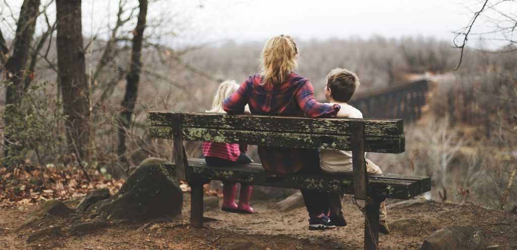 bench-with-kids-psychotherapy-decorative-image-authentic-living-london-grief-therapy